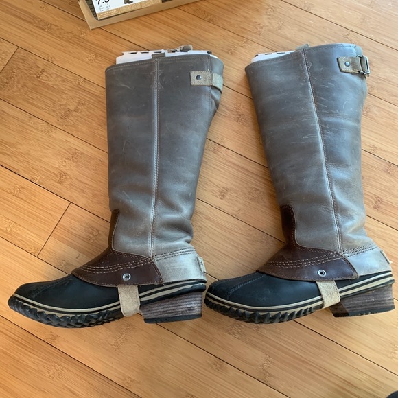 RARE! Gorgeous distressed Sorel leather riding boots. Waterproof. 7.5 - Picture 3 of 15